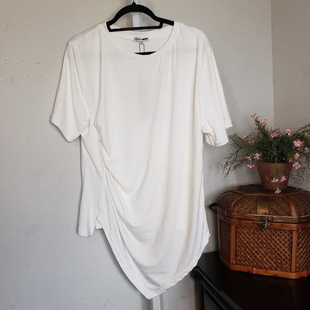 Fashion Nova White Short Sleeve Tee🌸